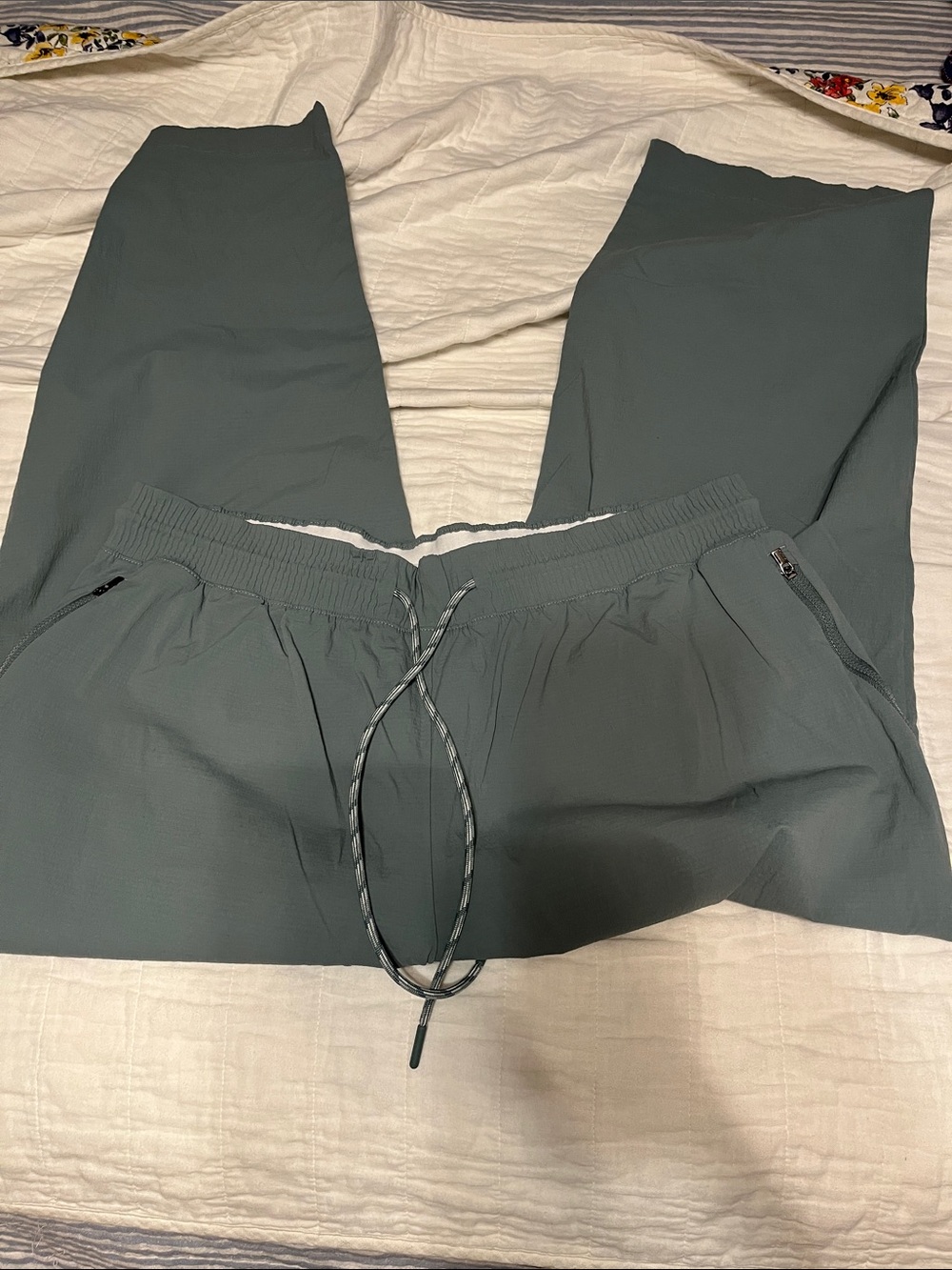 Athleta Slim Drawstring Track Pants in Sage Green